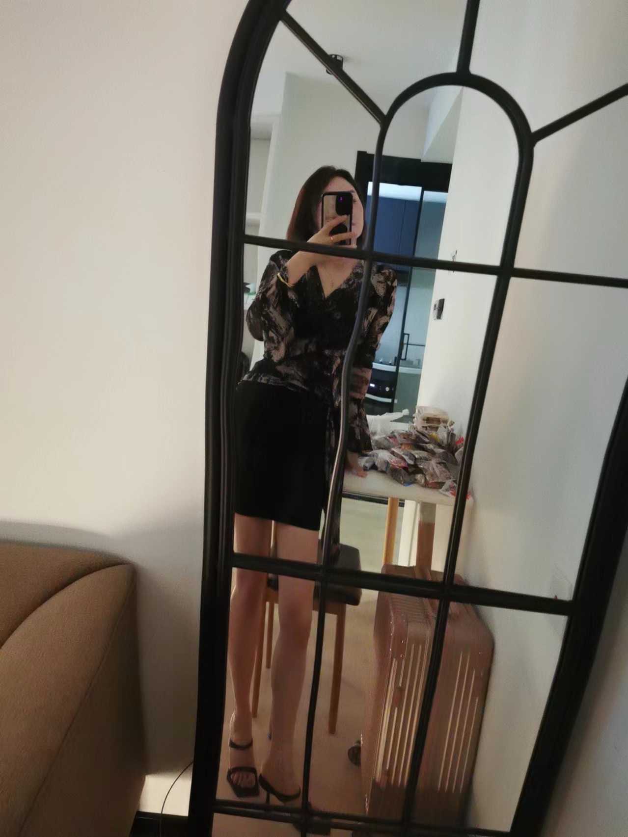 闵行气质短发御姐