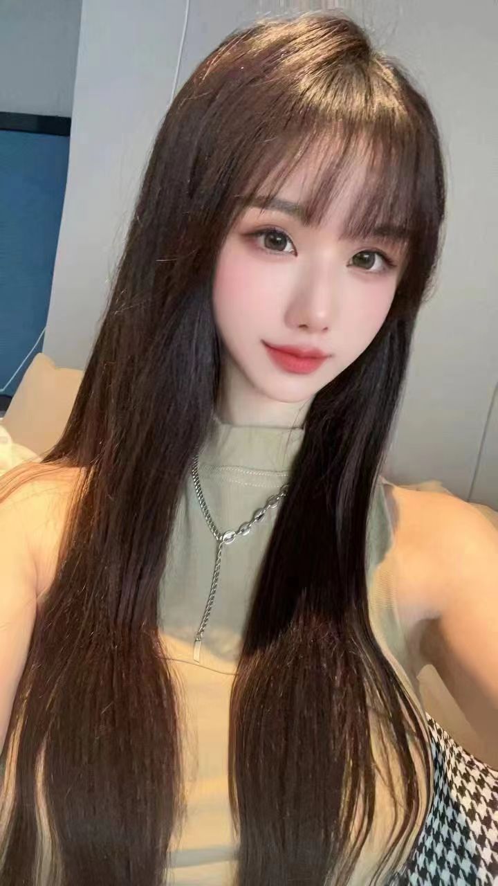 体育西白嫩辣妹七七