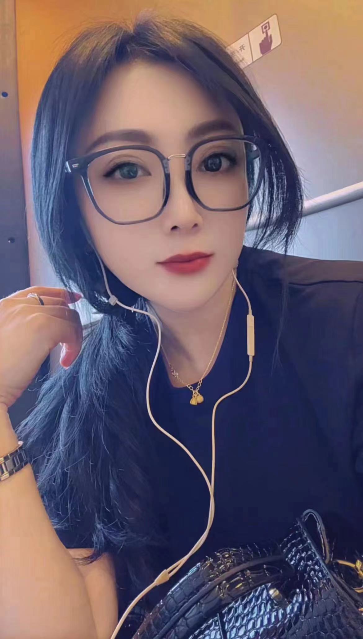 杨家湾温柔眼镜御姐