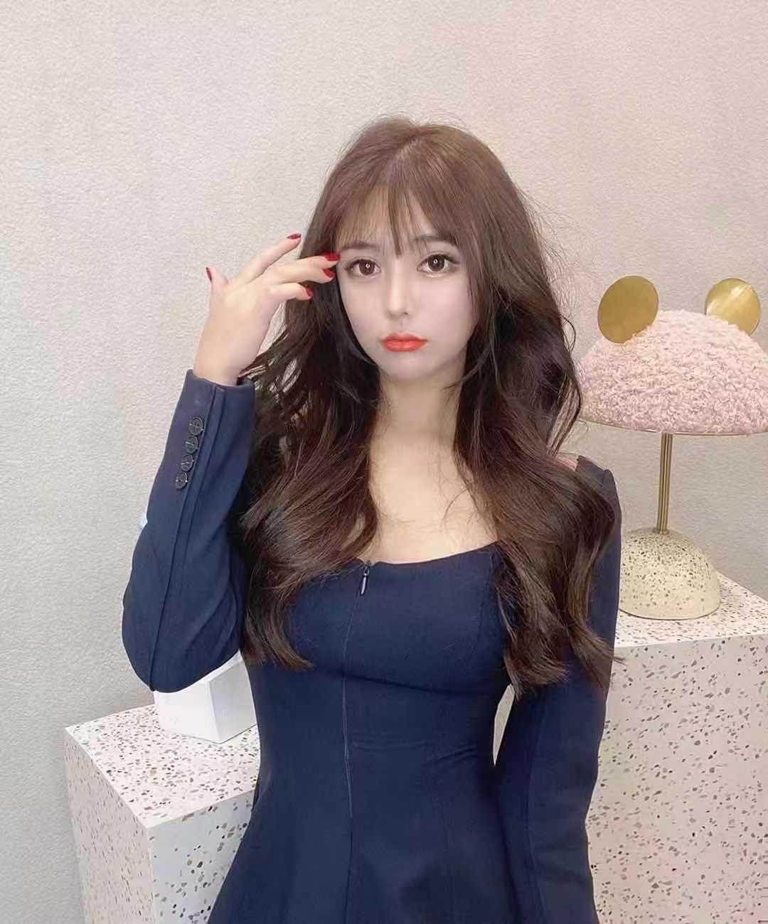 嘎嘎漂亮的小姐姐