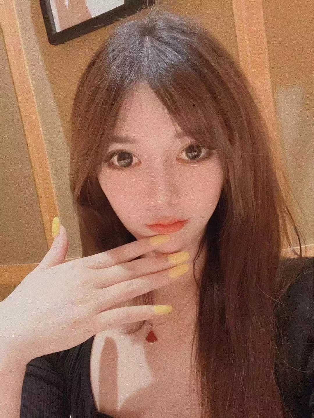 嘎嘎漂亮的小姐姐