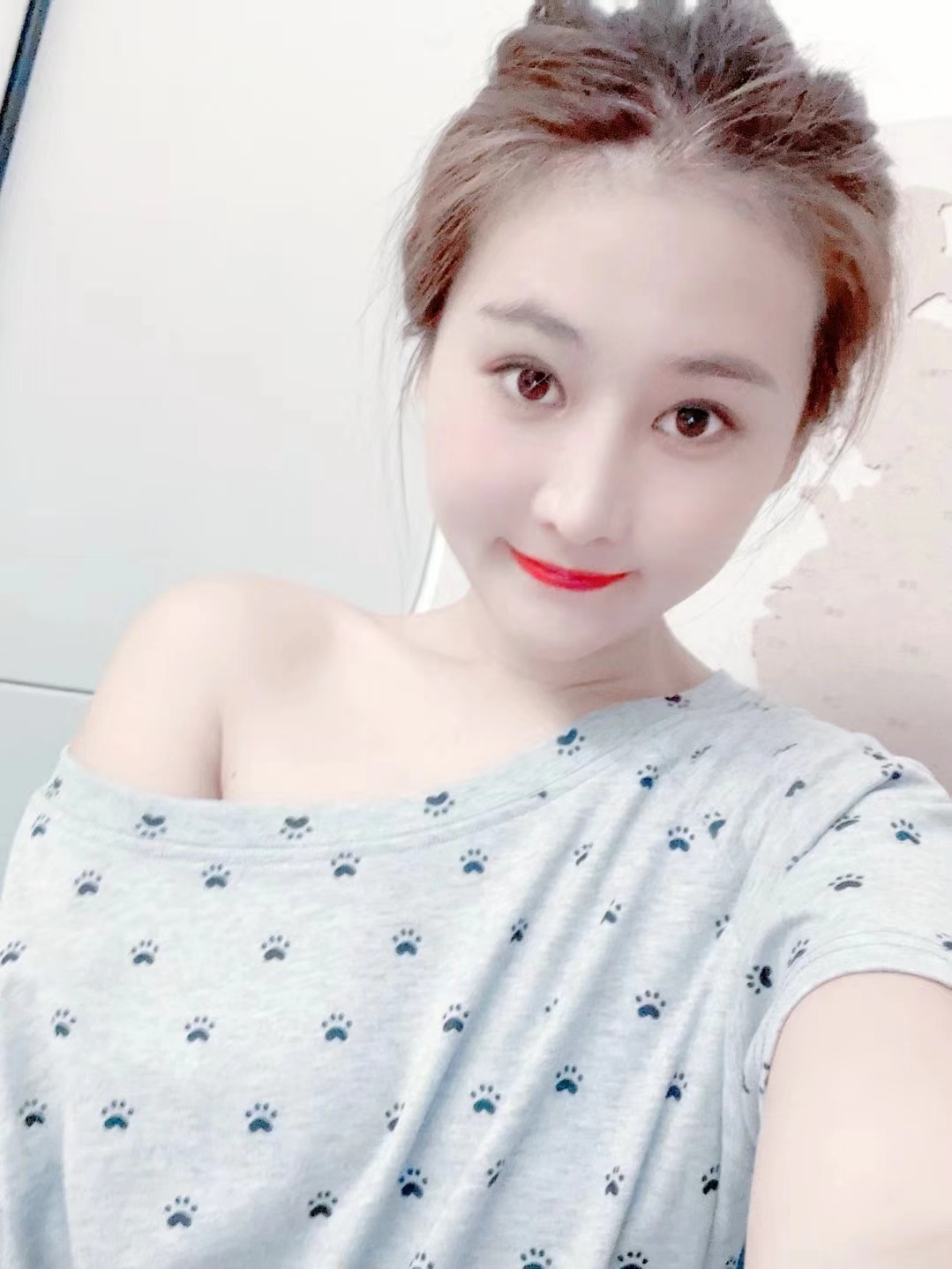 宝安白嫩甜妹小敏