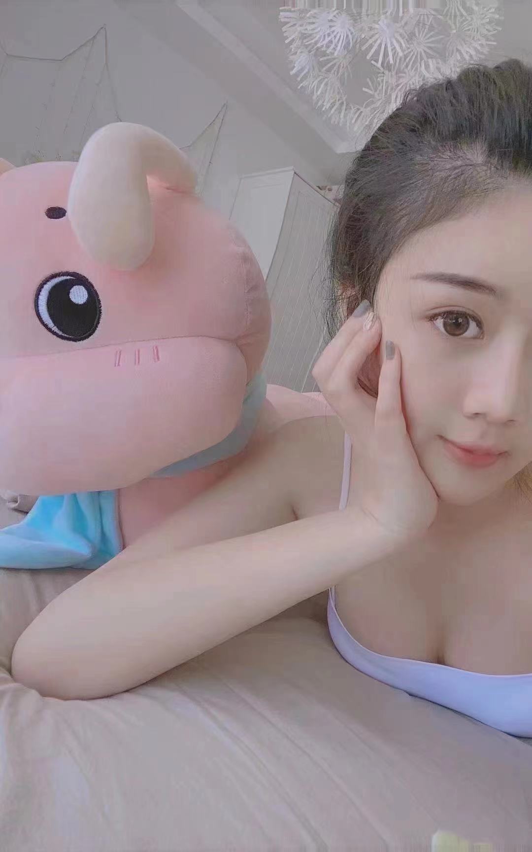 粉嫩极品辣妹小梦