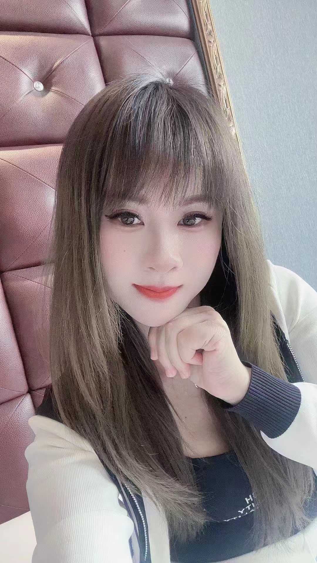 泥城镇火辣大胸妹菲菲