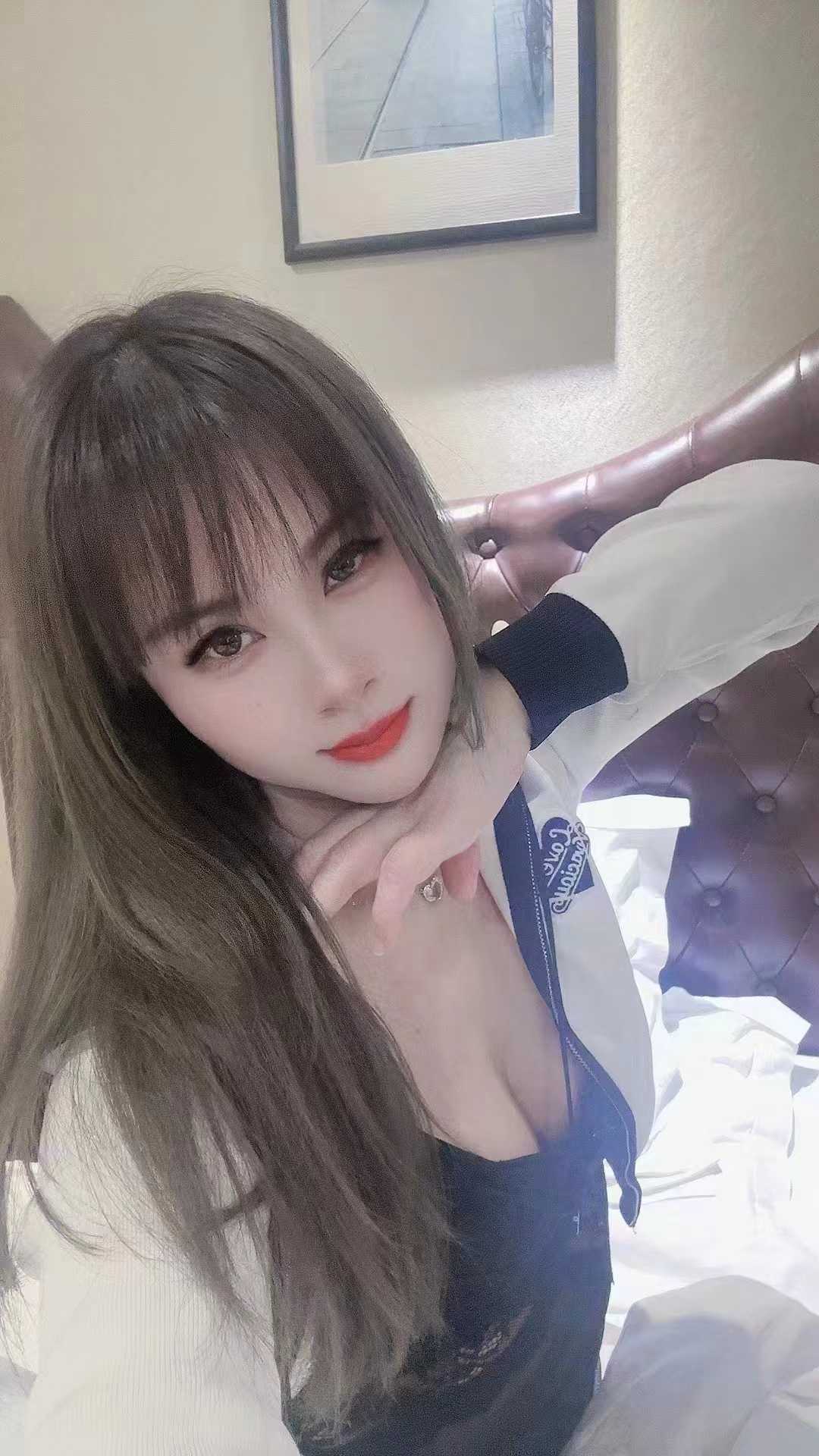 泥城镇火辣大胸妹菲菲