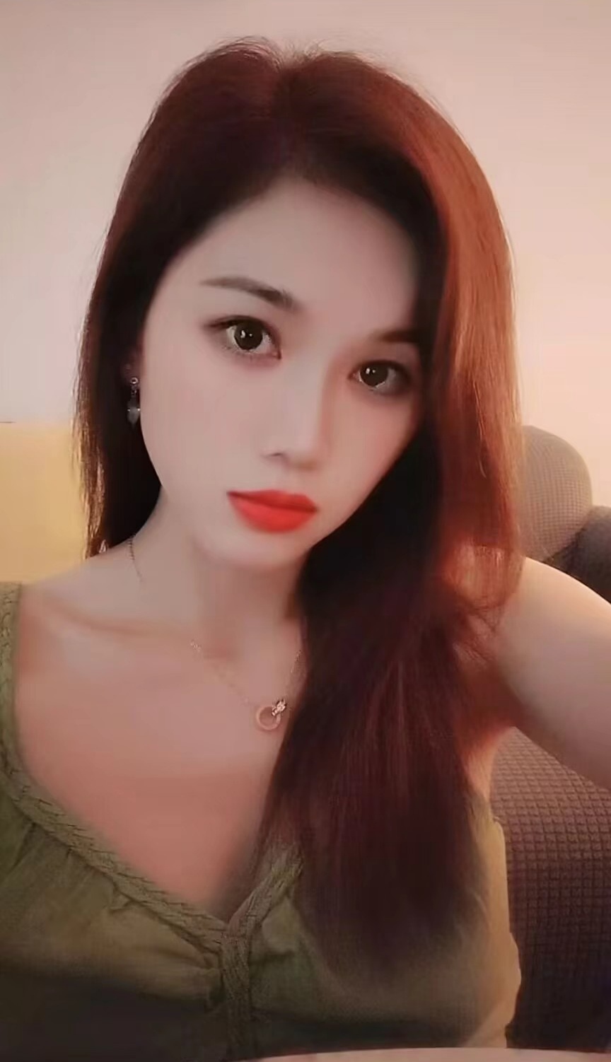 白嫩诱人辣妹粥粥