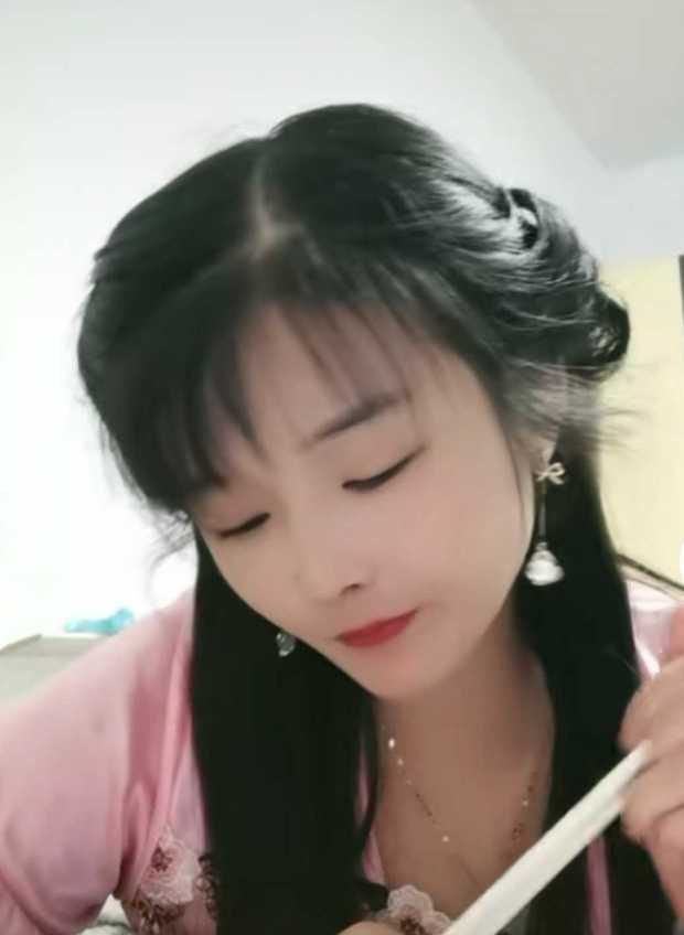 新区长江北铭城花园一少妇