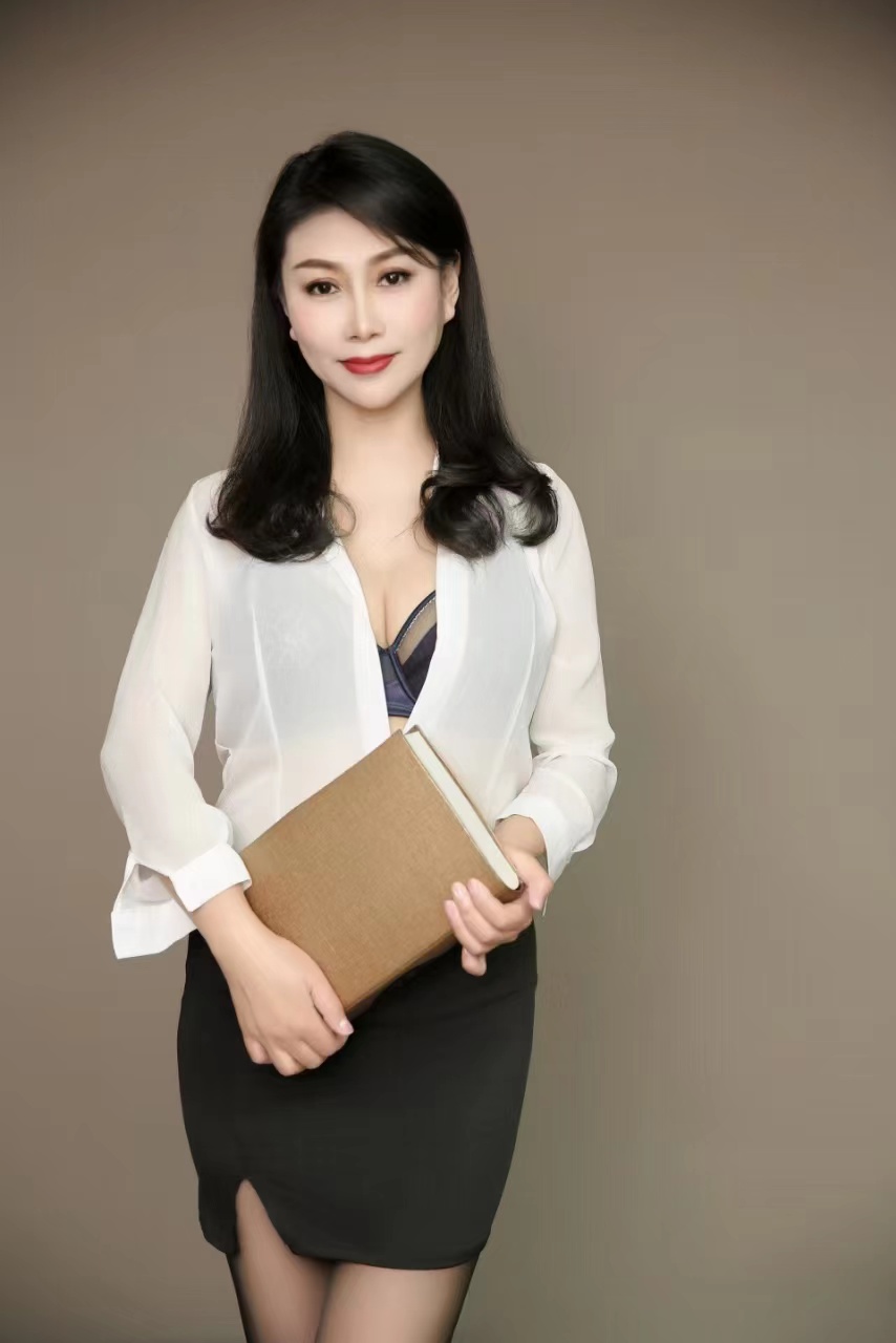 西四环美艳御姐大咪咪