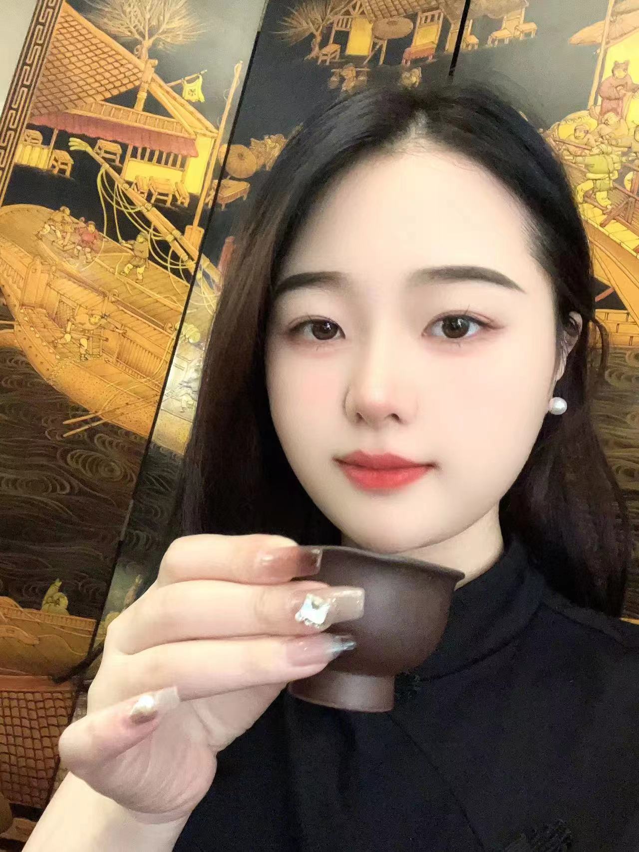 妖娆多姿兼职美女，很有情调。