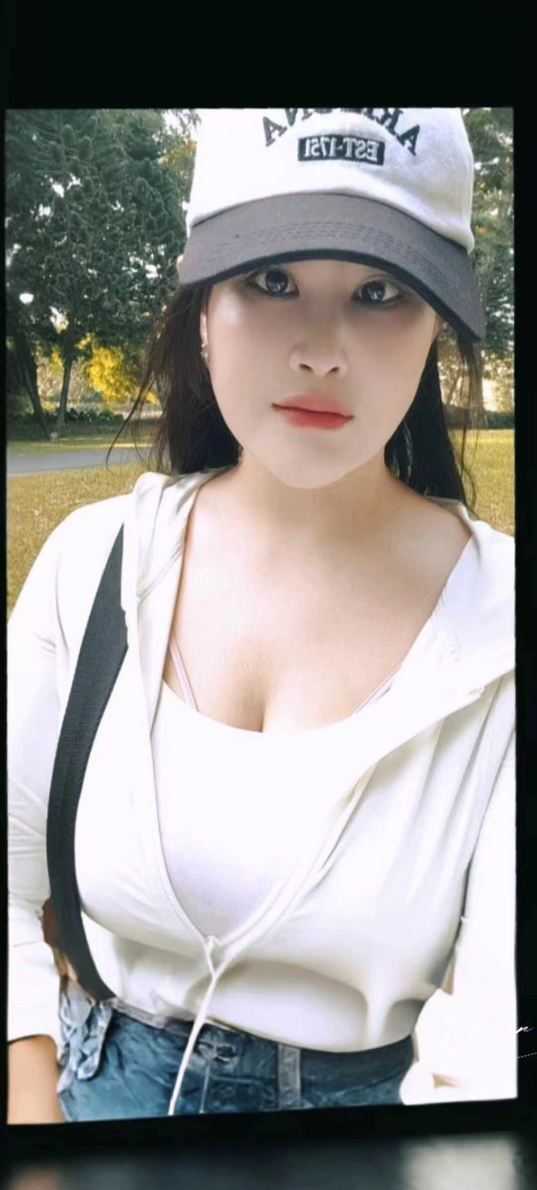 罗草埔丰满圆润小少妇夜色