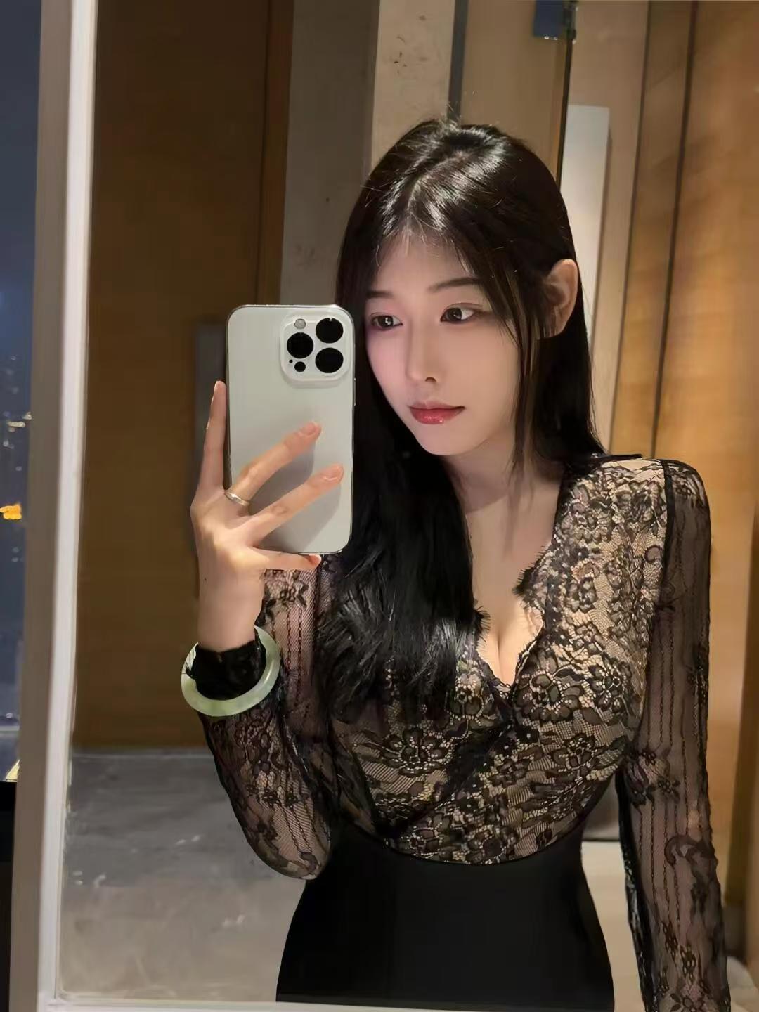 颜值很高的一个妹妹，热情体贴