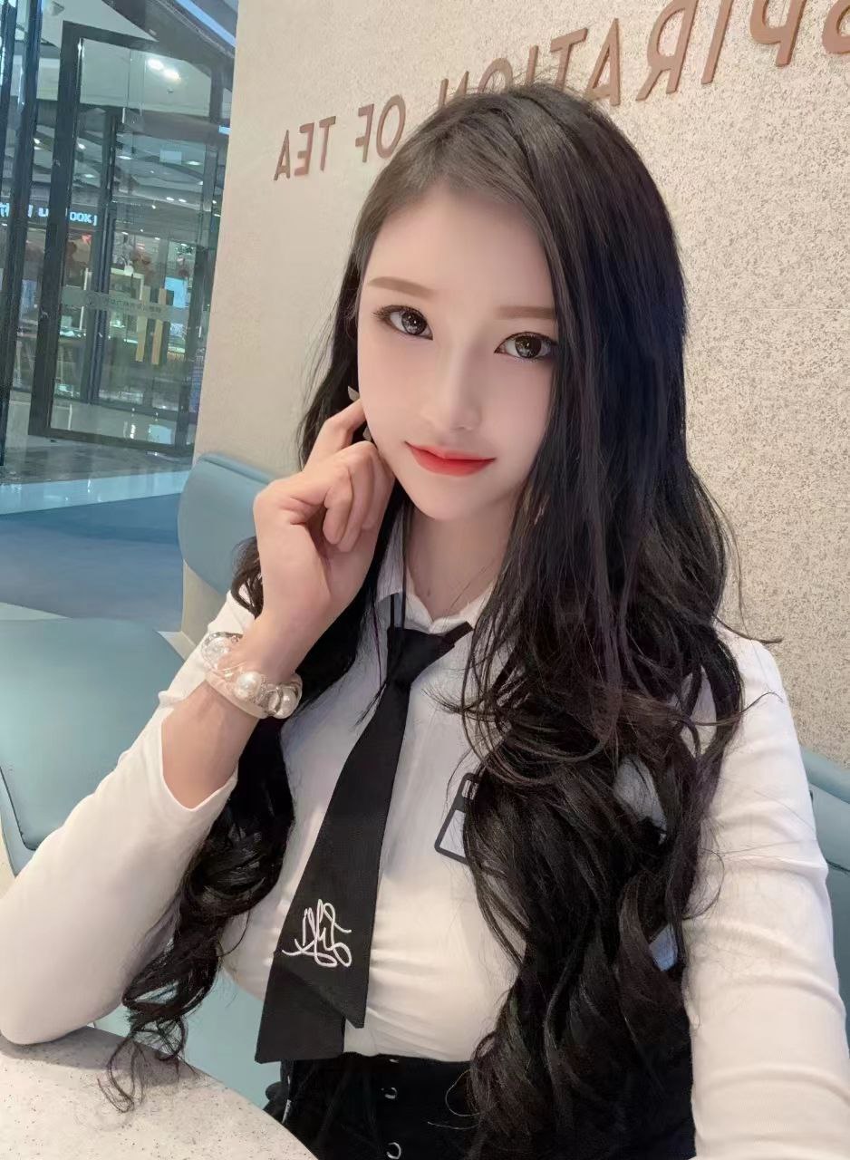 坐标南宁，高挑蜜桃臀学姐首次下水