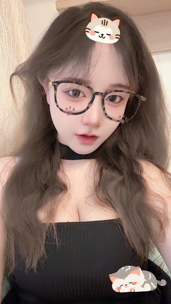 可爱乖巧，人见人爱的小可