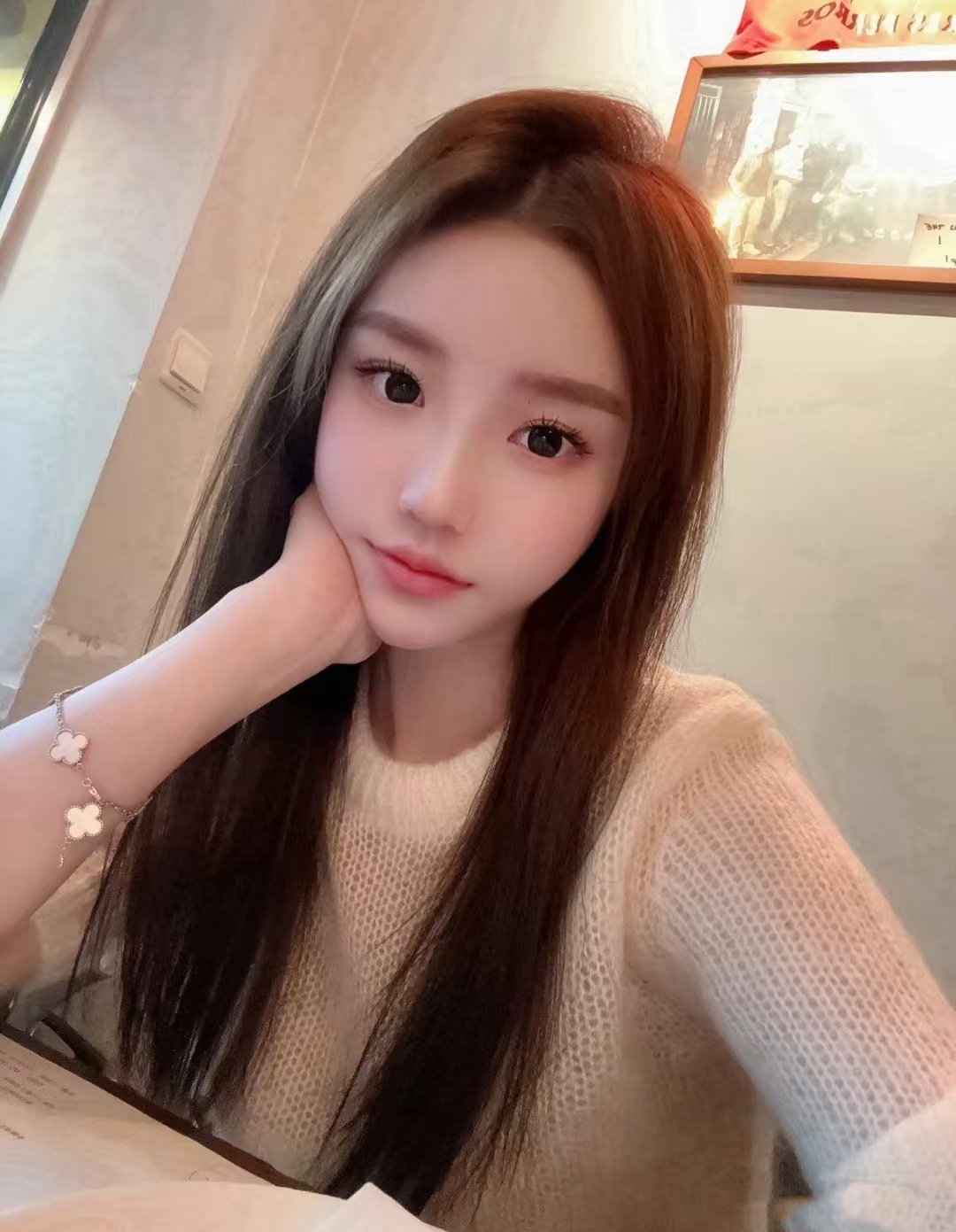 体育西白嫩美腿辣妞甜心