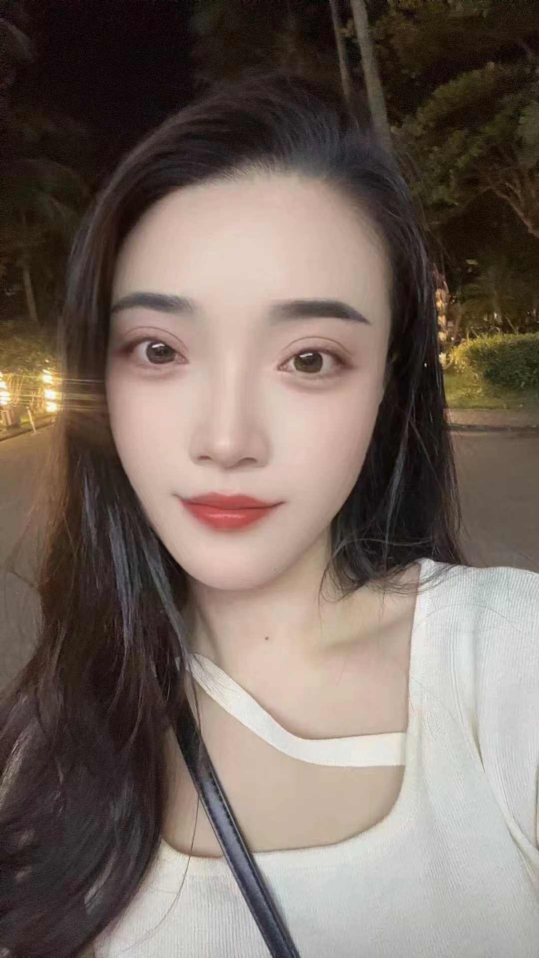 龙华区丰润甜美小姐姐青青