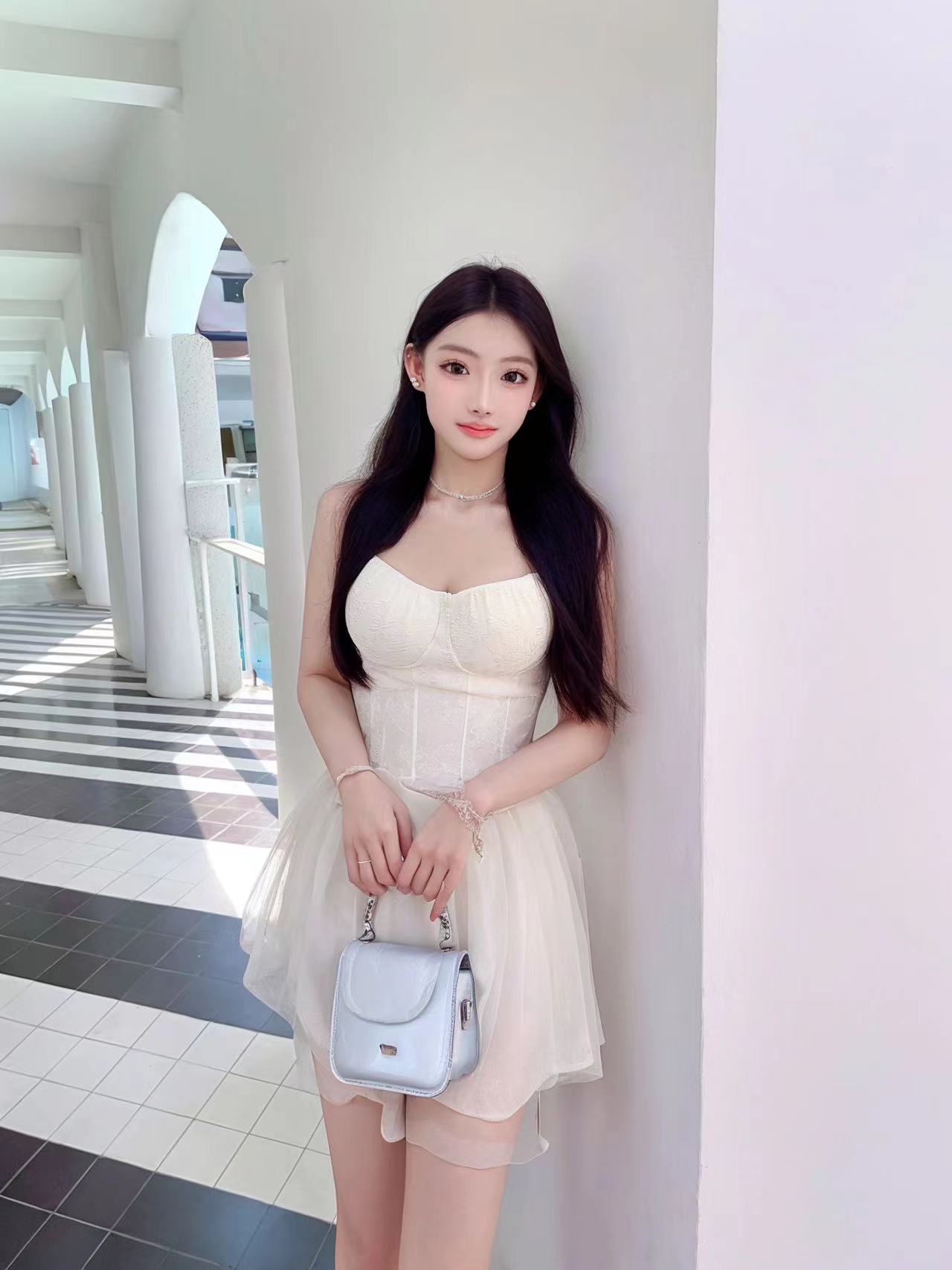 活泼可爱的小姐姐  在校大学生