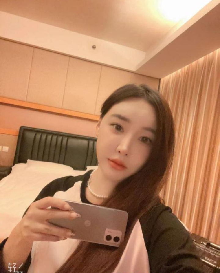 朝阳诱人御姐白雪