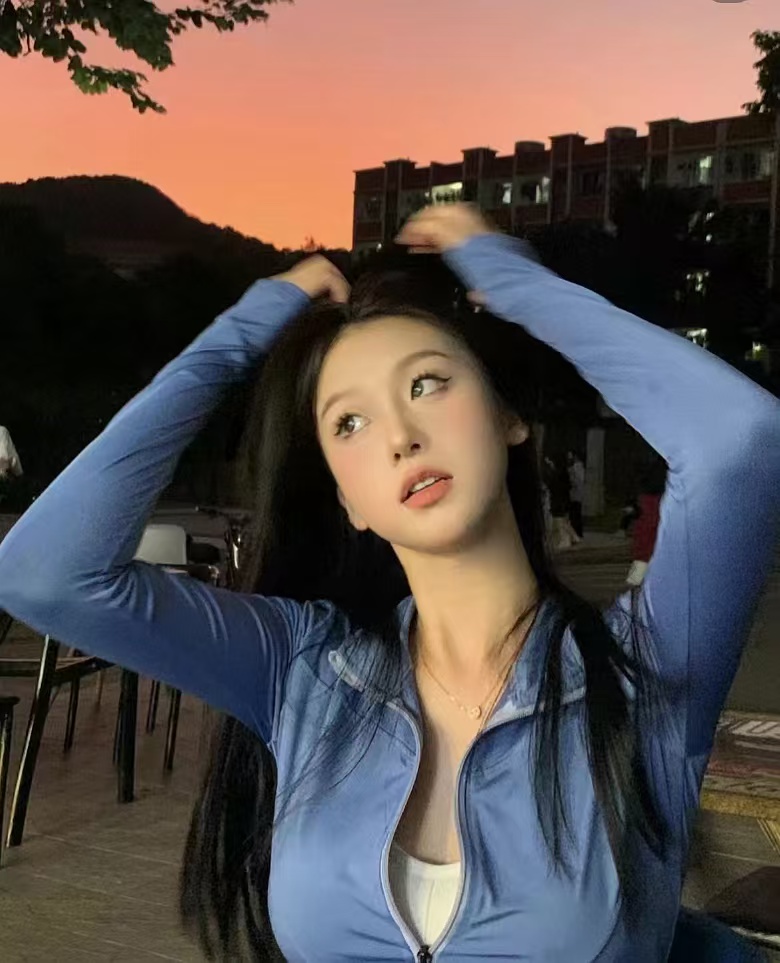 丰润大白兔嫩妹菲菲