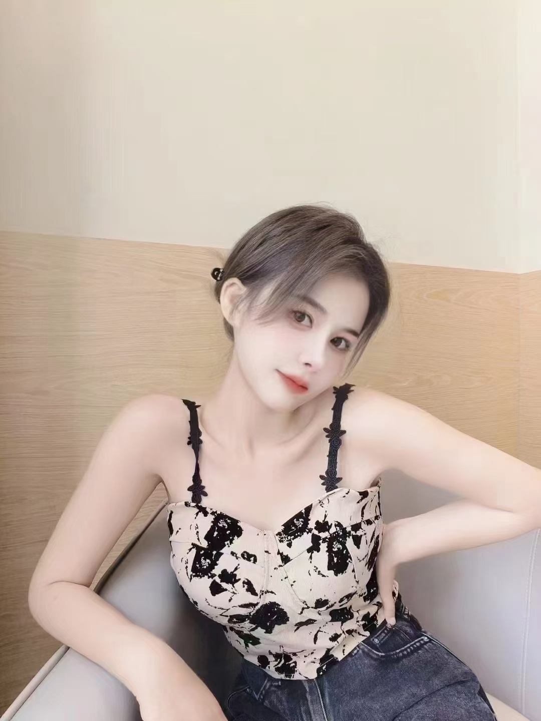 上城区迷人大白兔小少妇