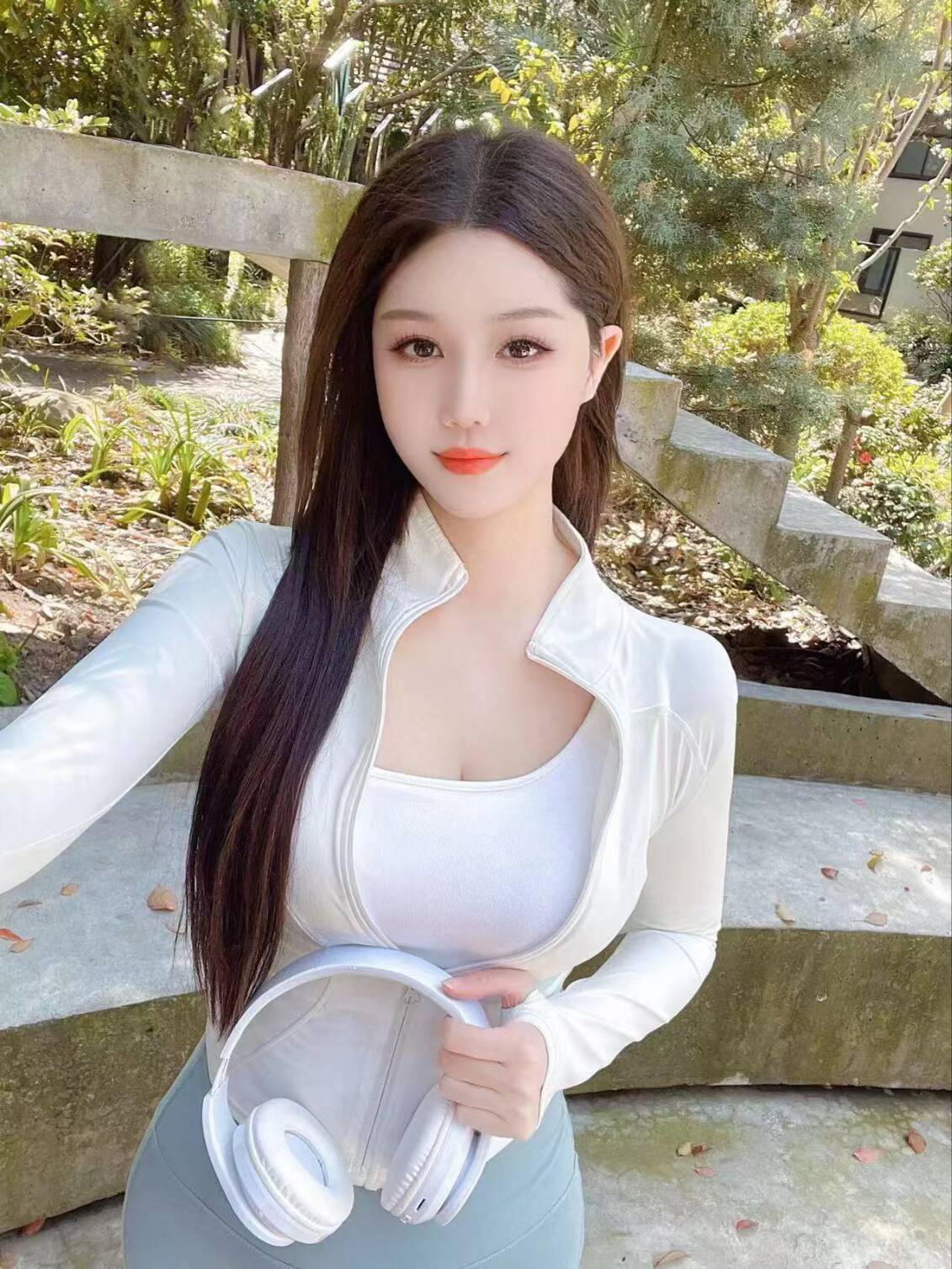 带皮肤的御姐性感妹子