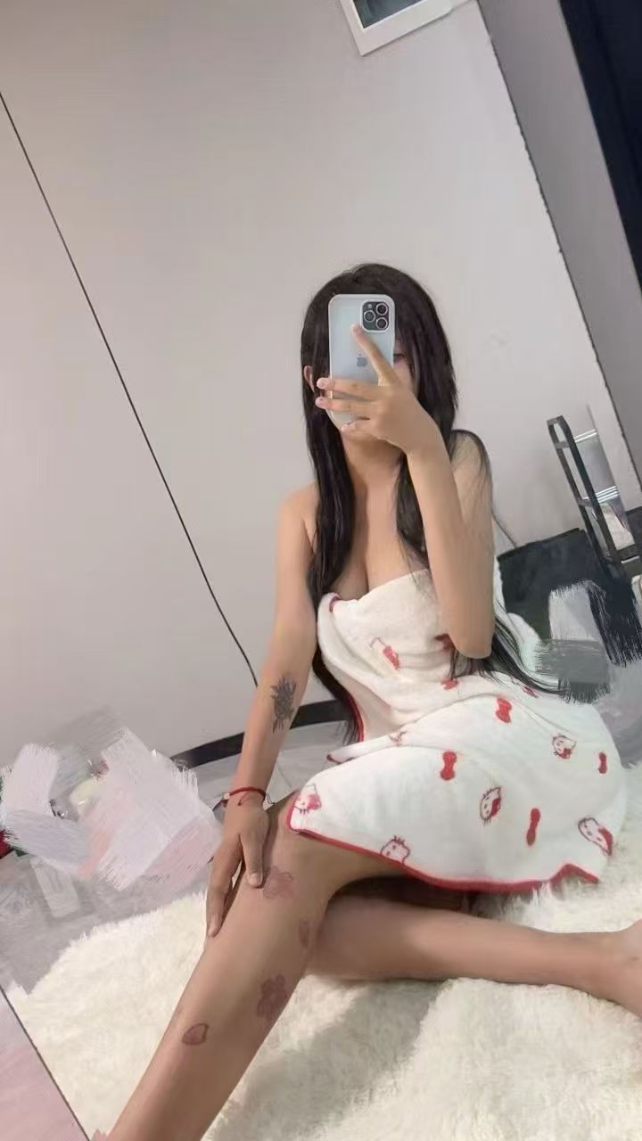 盐都区大胸眼镜辣妹叶子