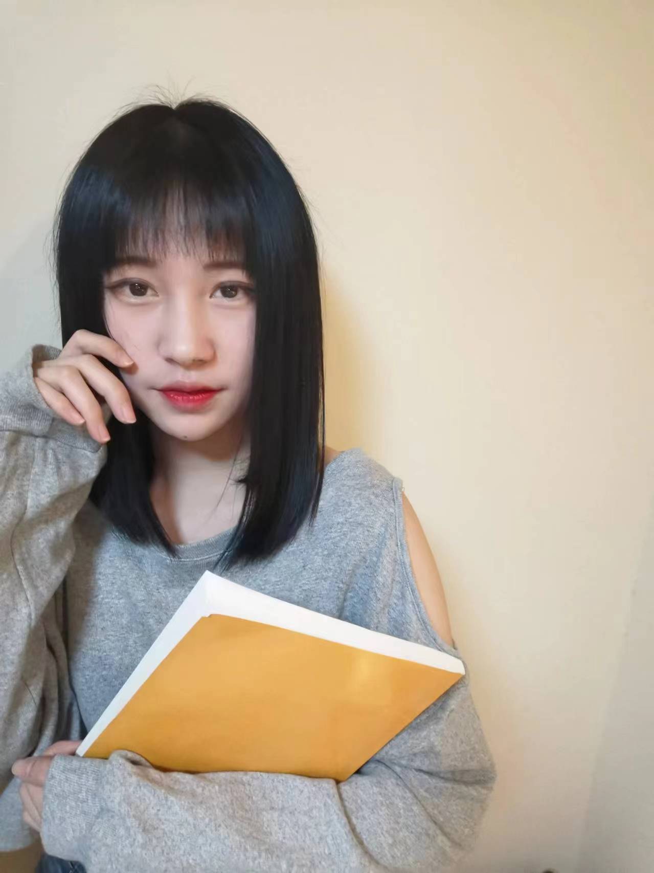 洪山区兼职学生妹，18岁