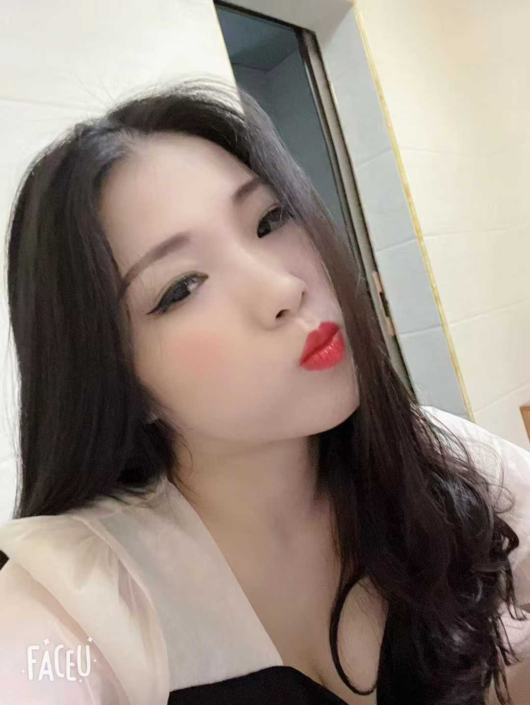 嘉大丰满惹火小姐姐木木