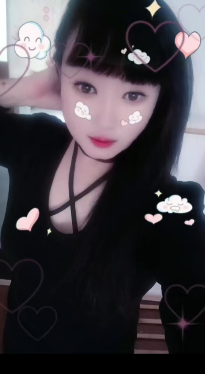 秦淮白嫩大奶妹小月