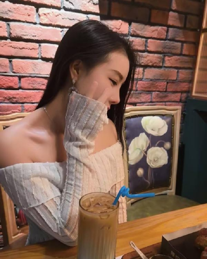 南山风情惹火美妞