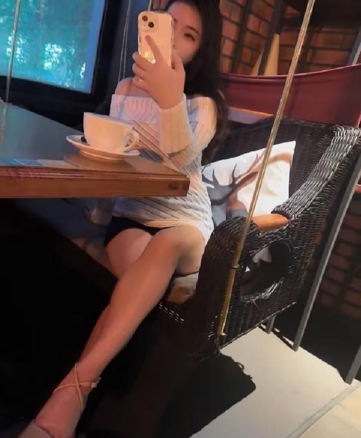 南山风情惹火美妞