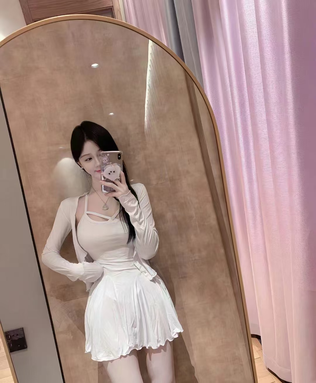 皮肤白嫩一线天