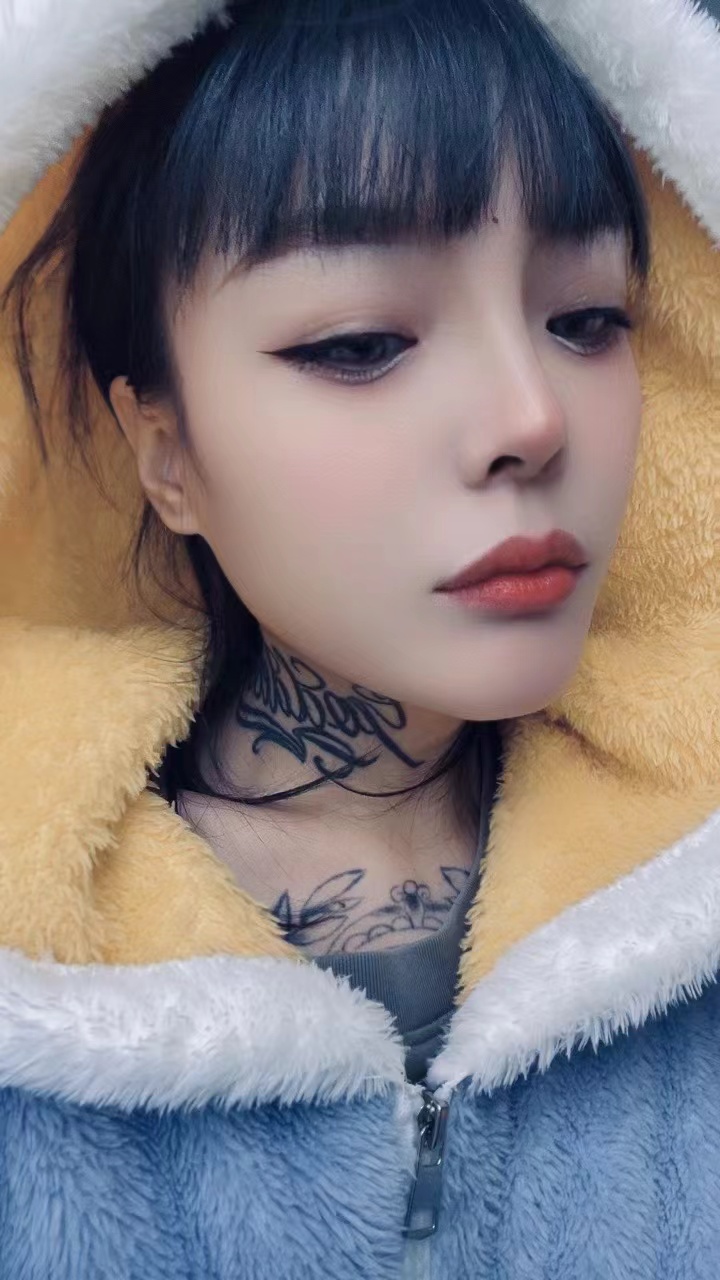 坂田美艳纹身辣妹