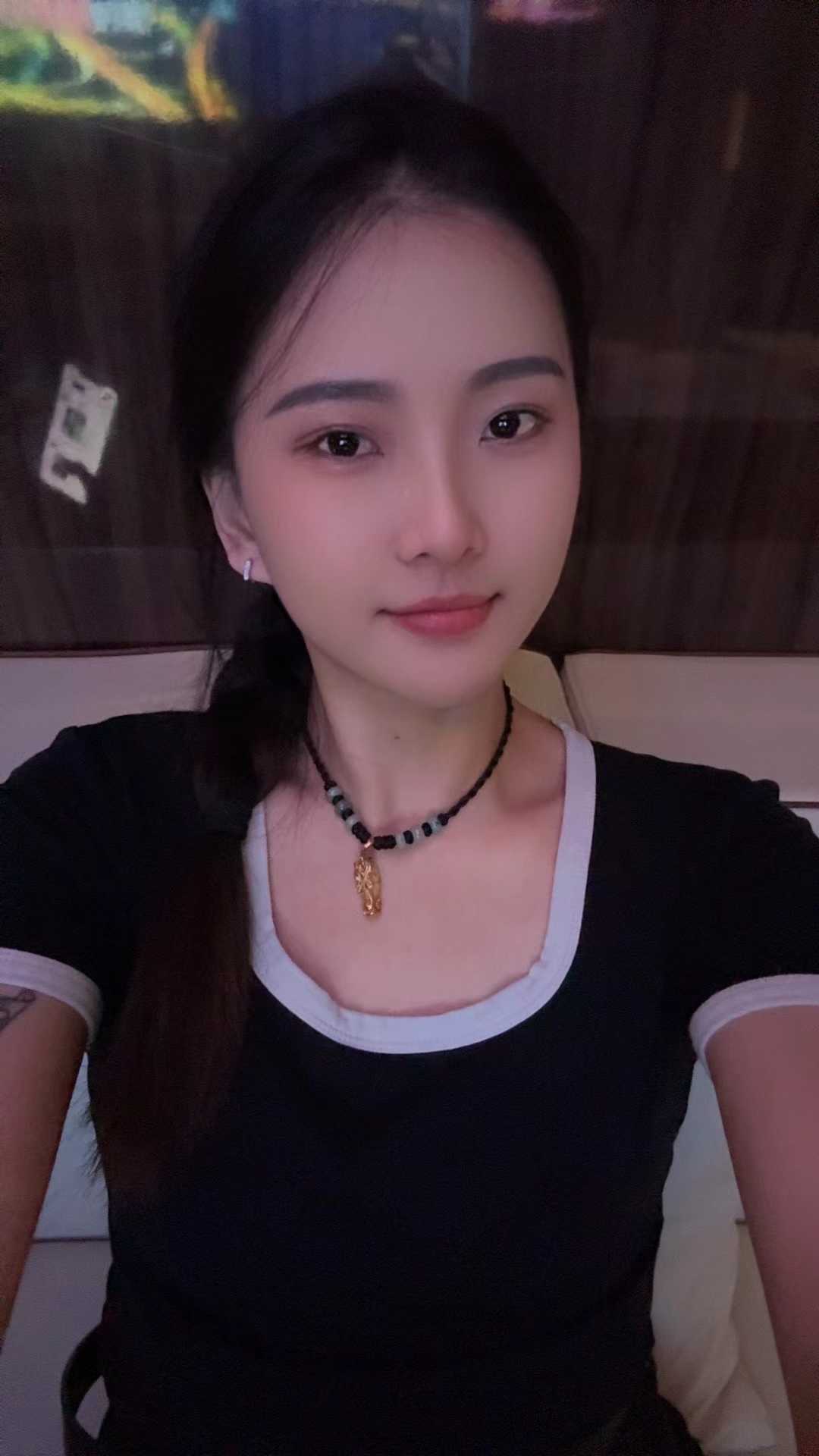 02年小姐姐 拳套服务