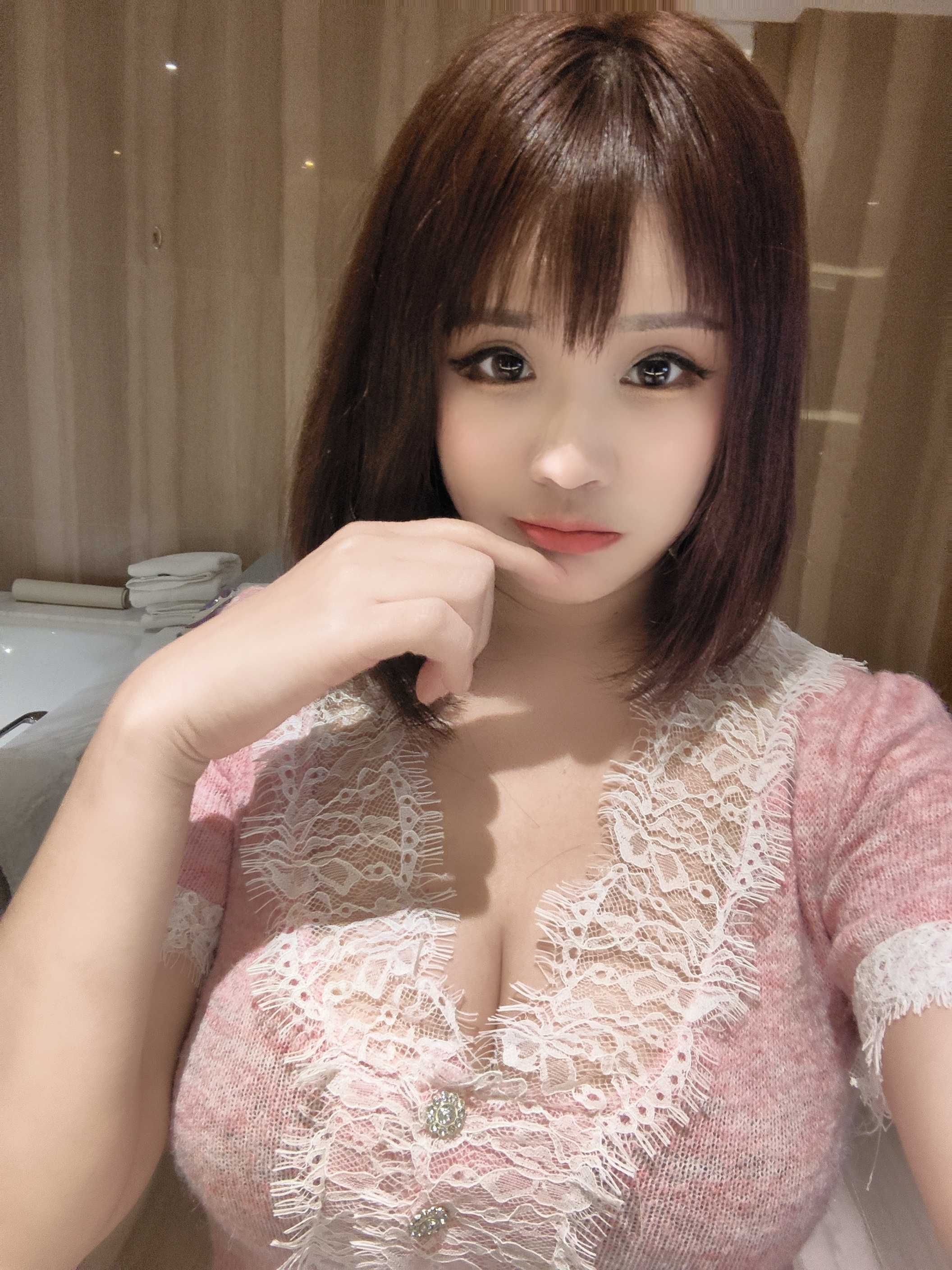 塘沽巨乳萌妹亦菲