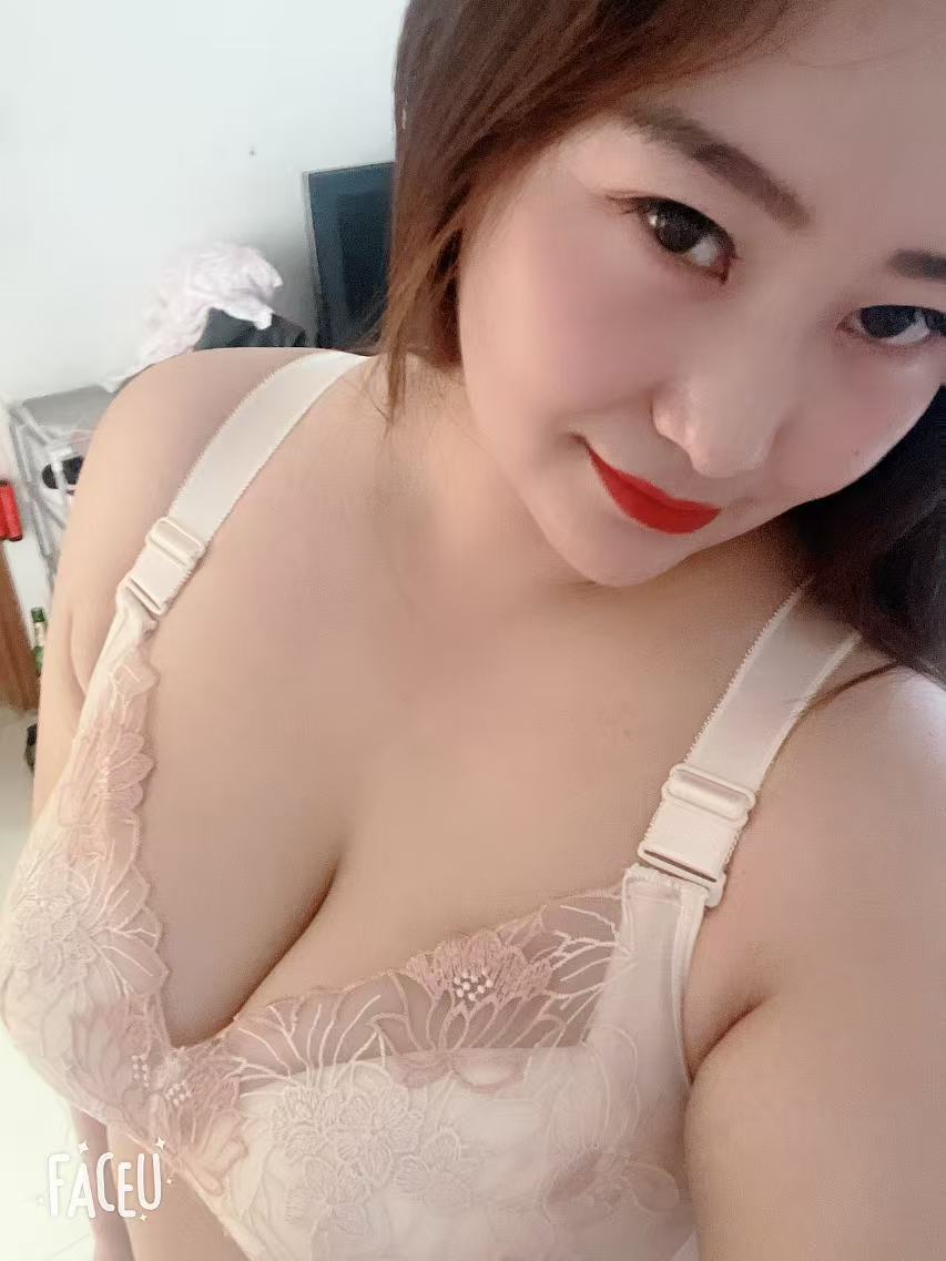 东丽良家少妇，之前干餐饮前厅经理的