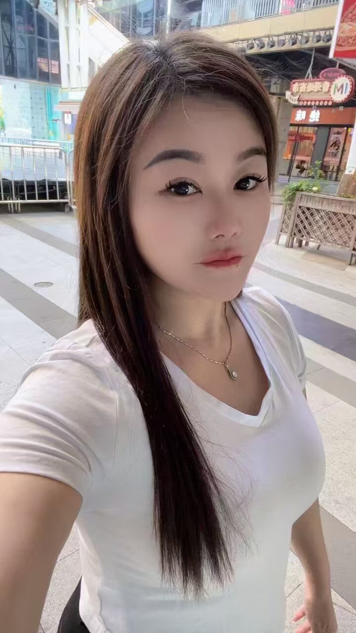 爆乳辣妹菲菲水床一条龙