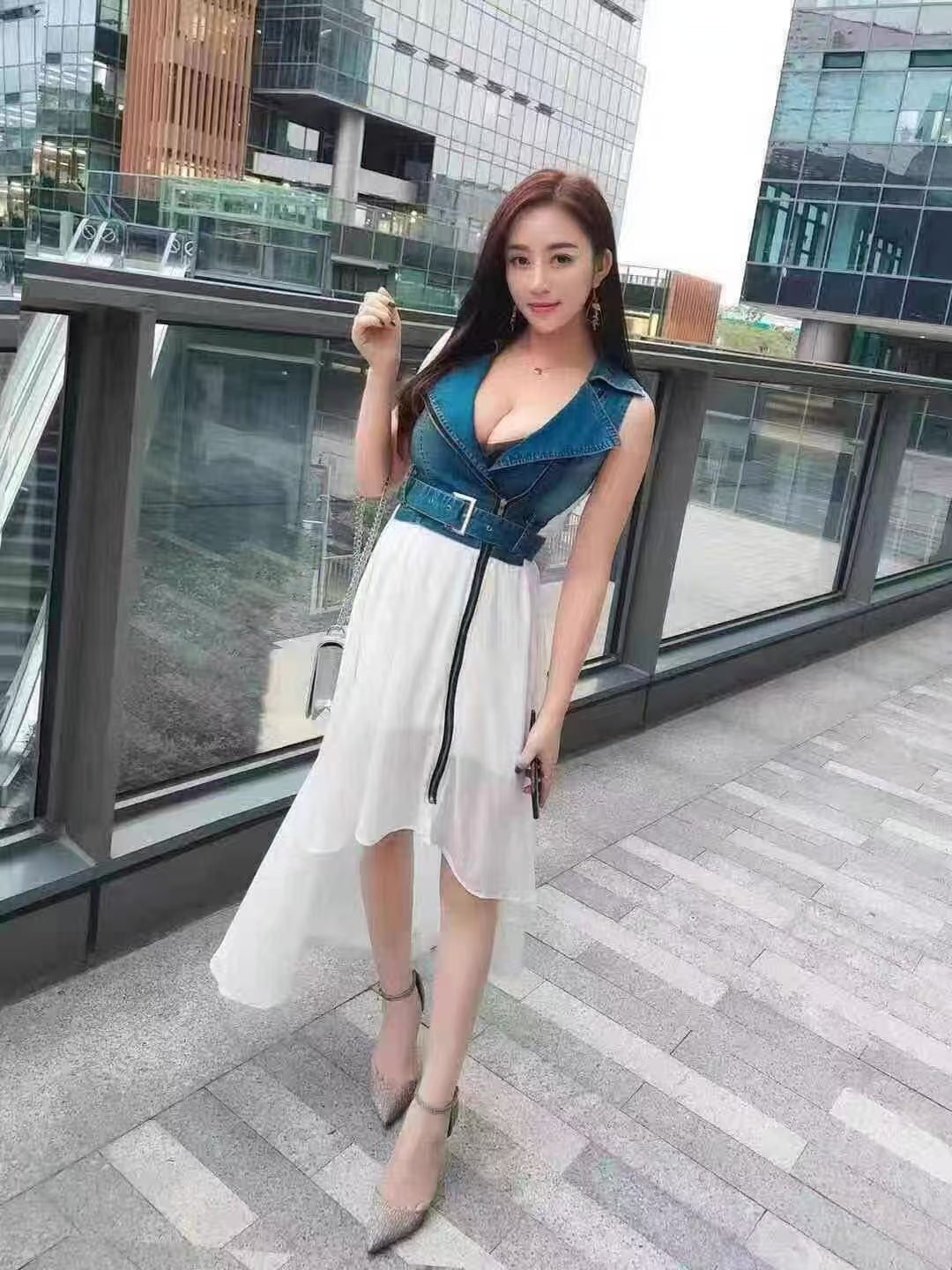 迷人大白兔嫩妹妮妮