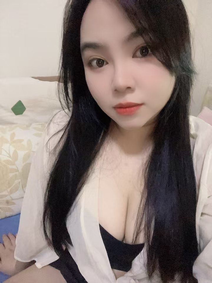 相城白嫩大胸露露