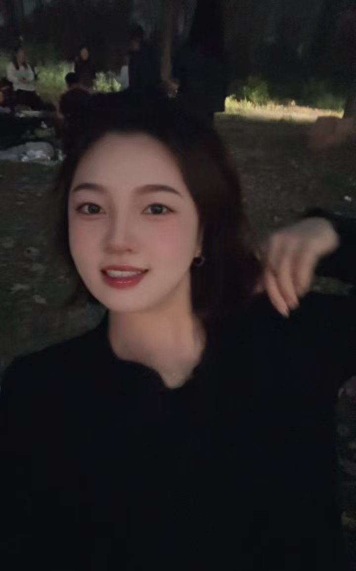 兼职服装设计师软糯丽丽