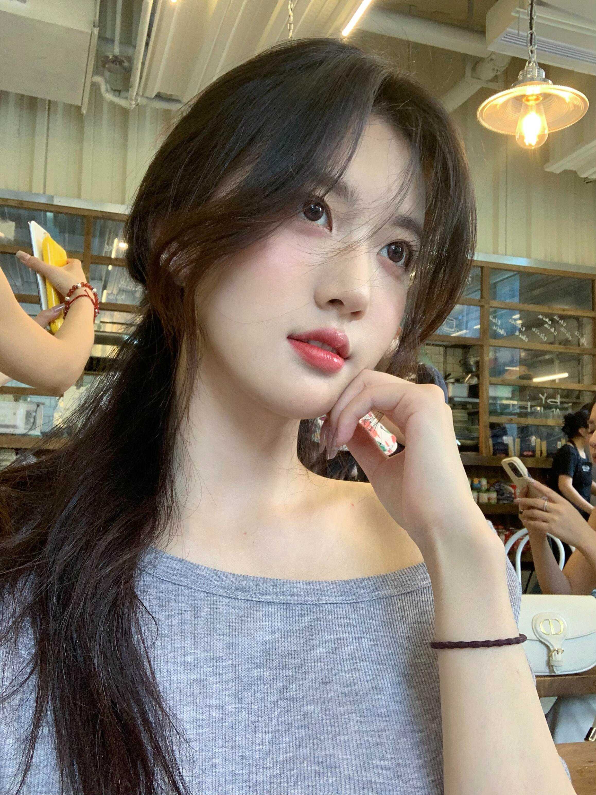 颜值美妹妹活不错