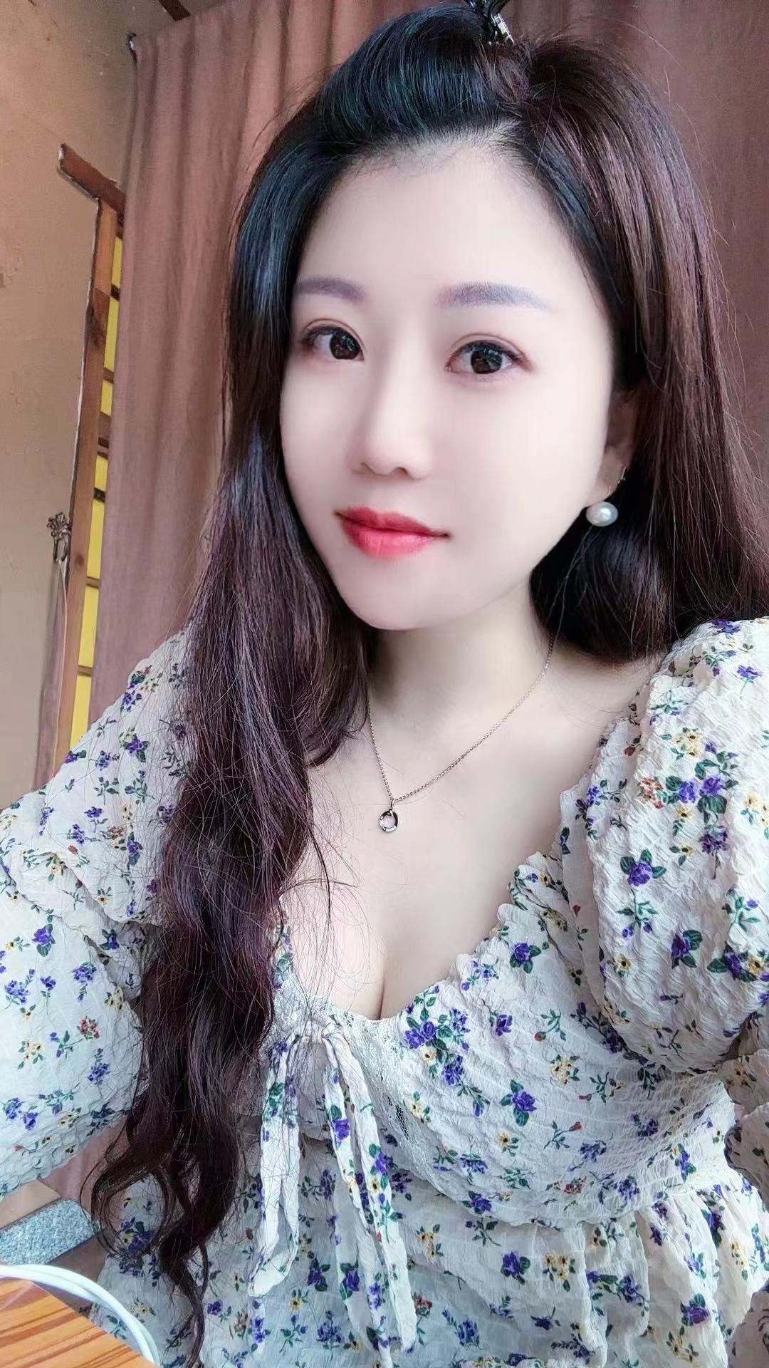 海珠区丰满果果御姐