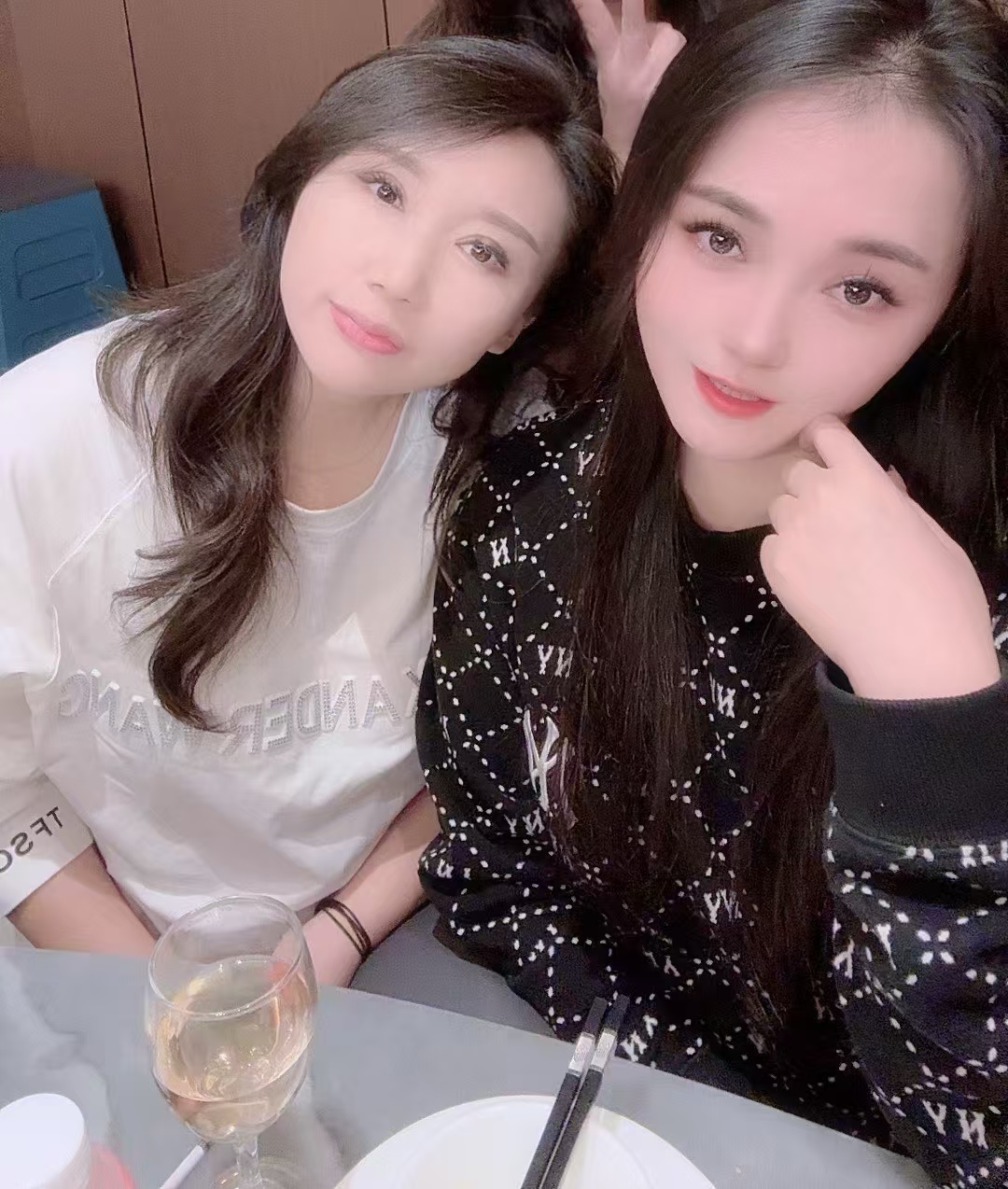 西湖双飞热辣姐妹花