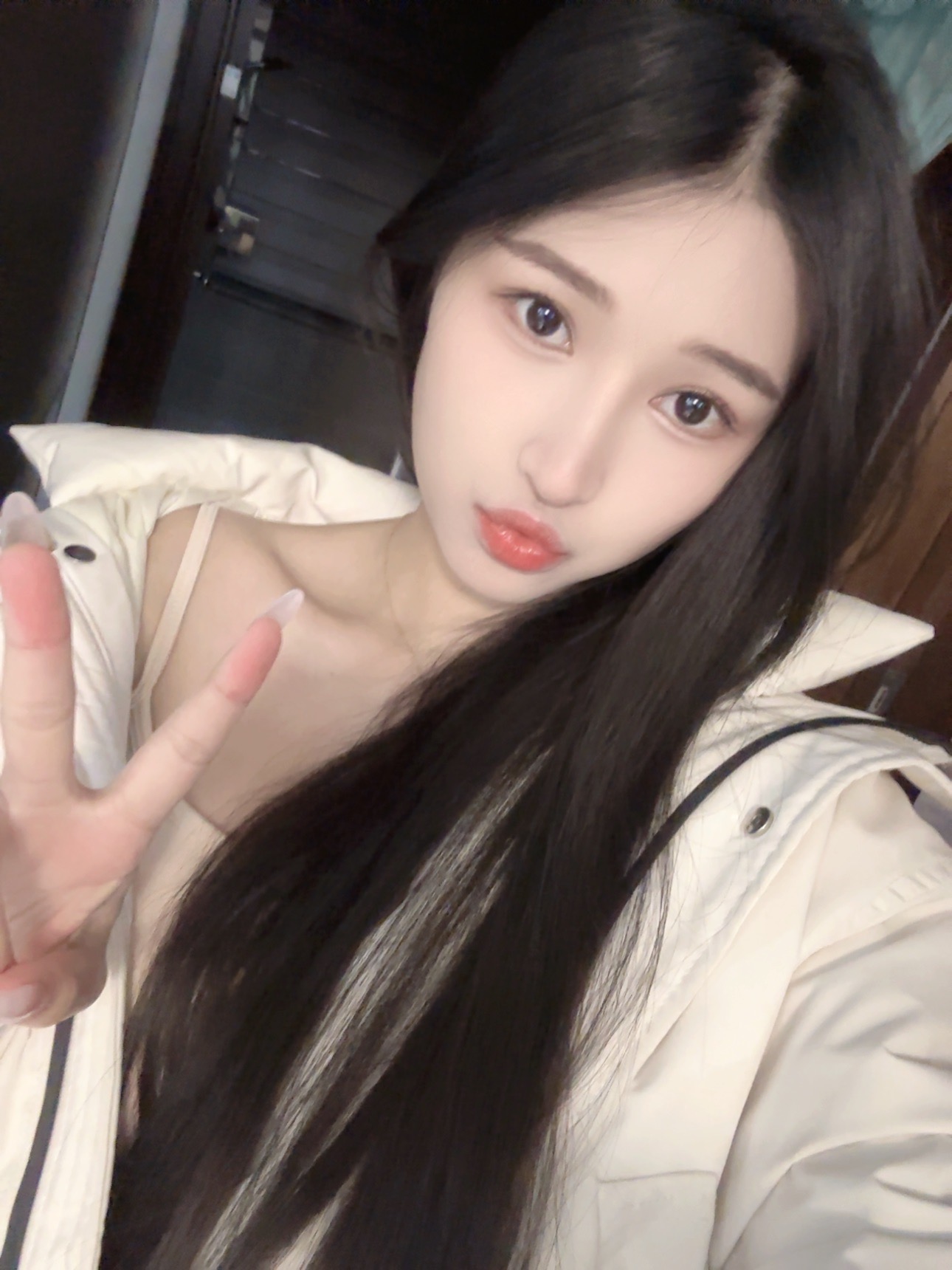 不要透过手机看世界了，要亲身体验