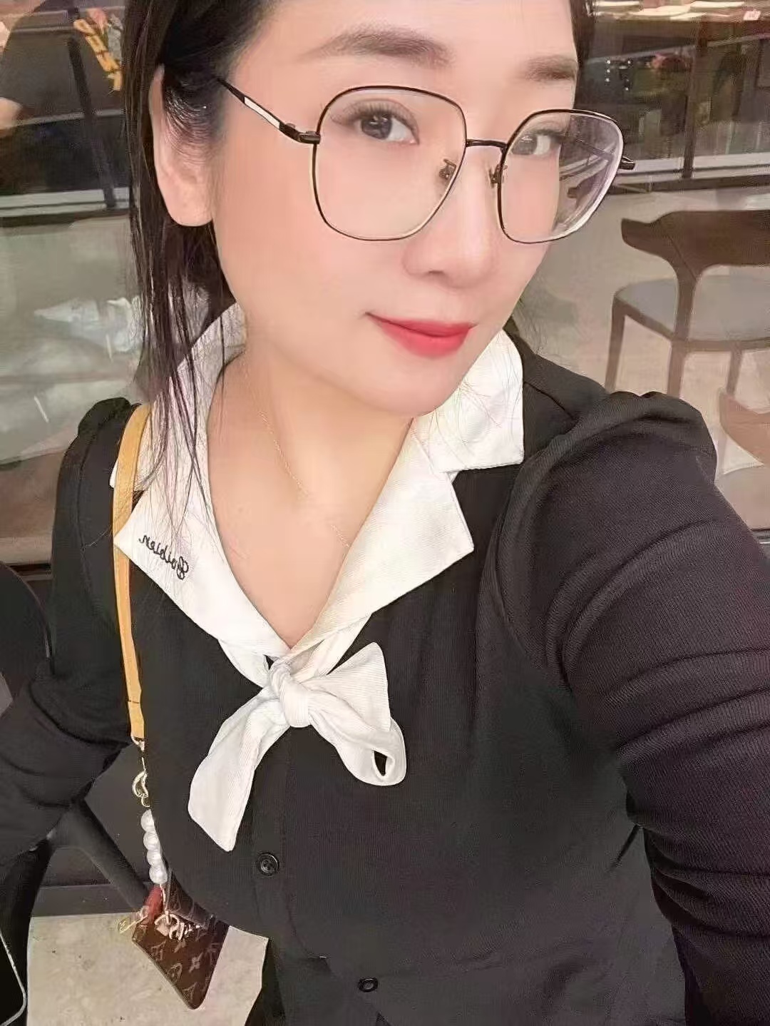 极品长腿眼镜御姐昕昕