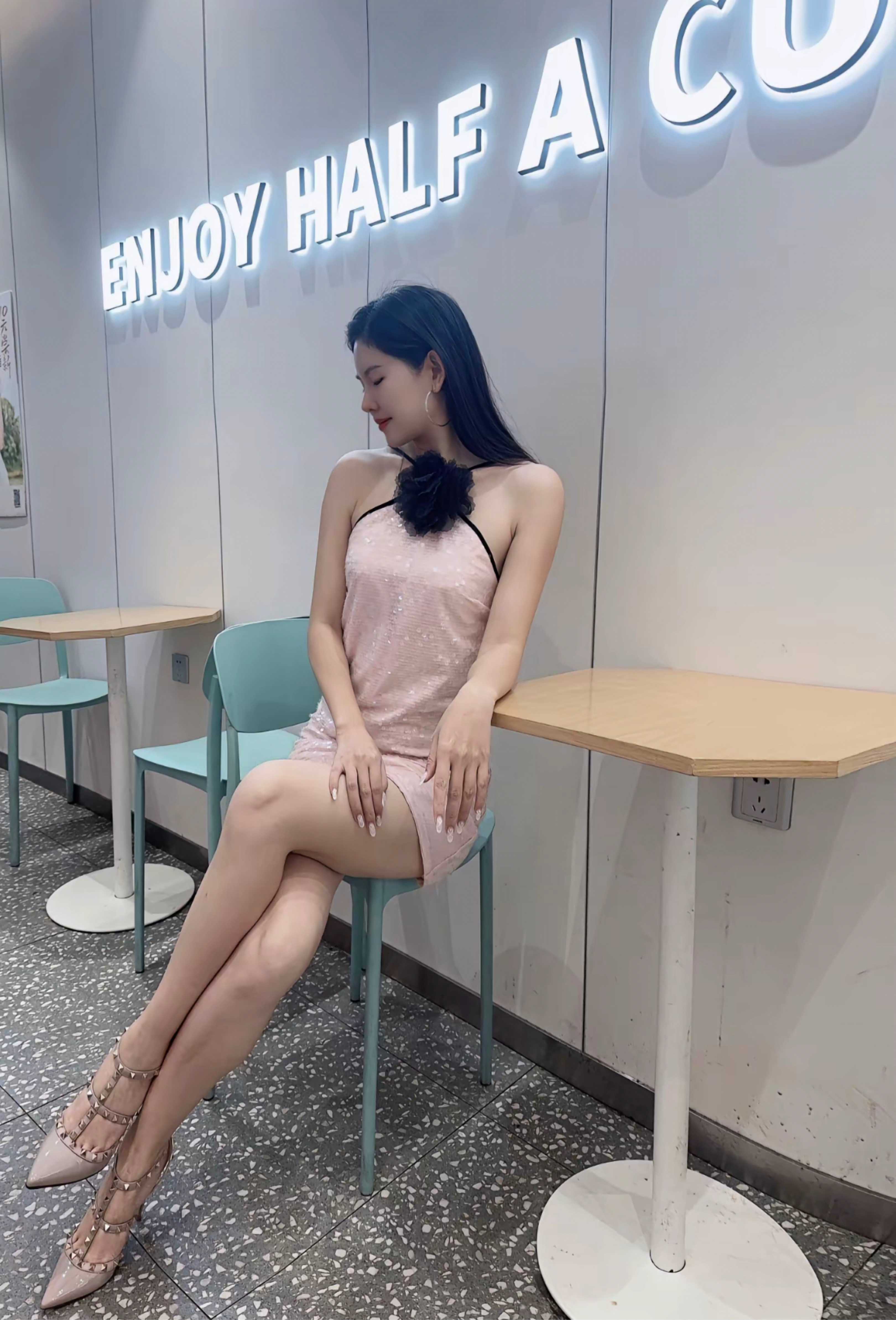 极品御姐范肉弹美妞