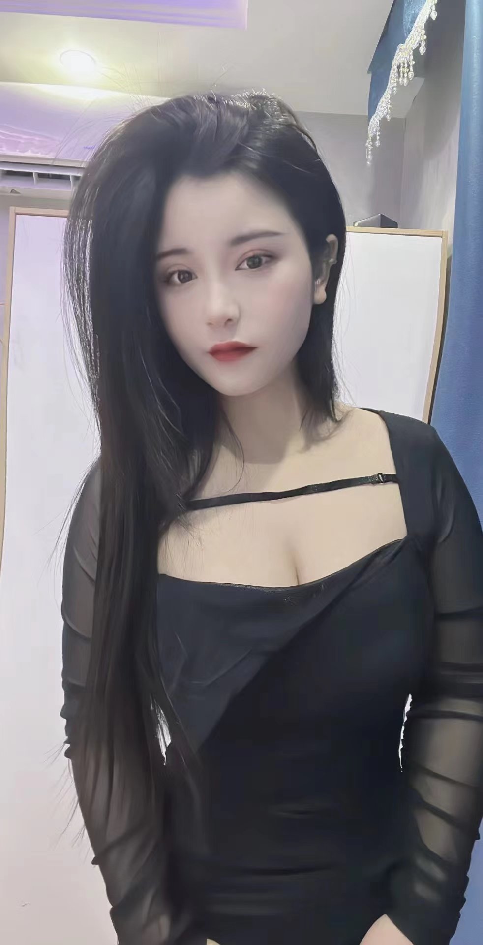 滨江惹火嫩妹小甜甜