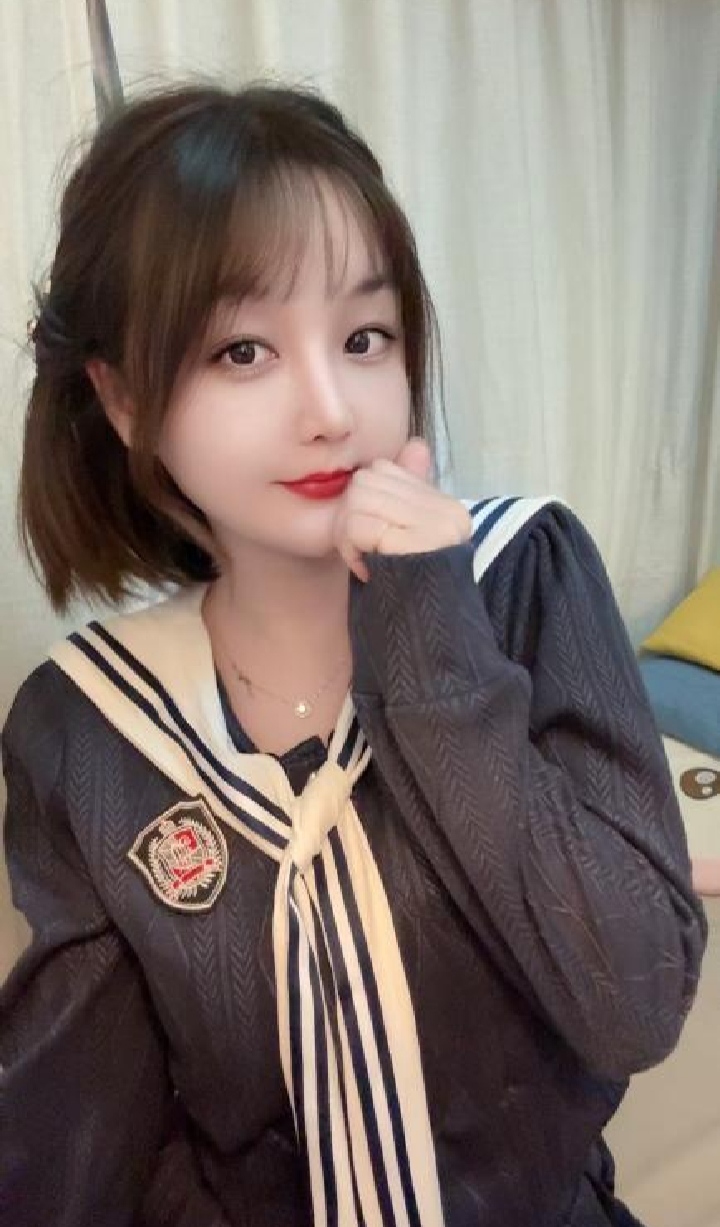 越秀美艳小少妇诗诗