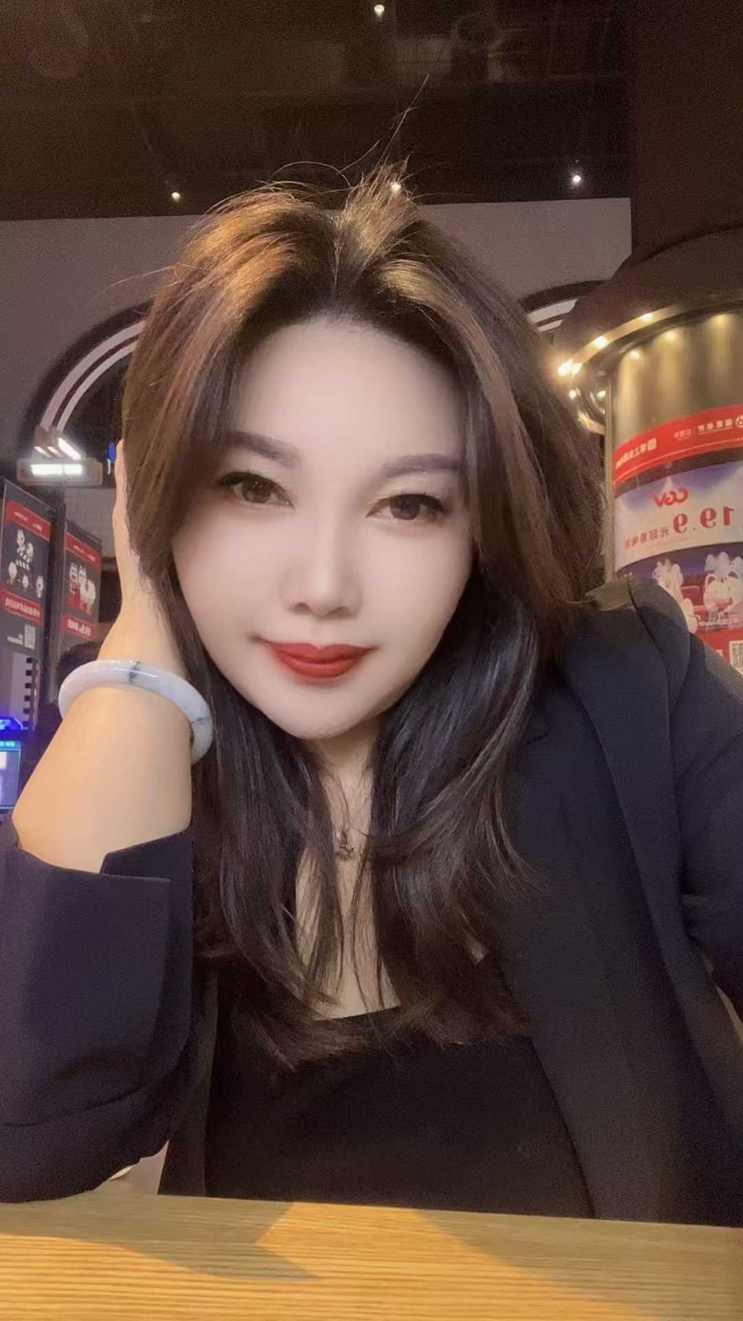 西青丰润白净重庆妞