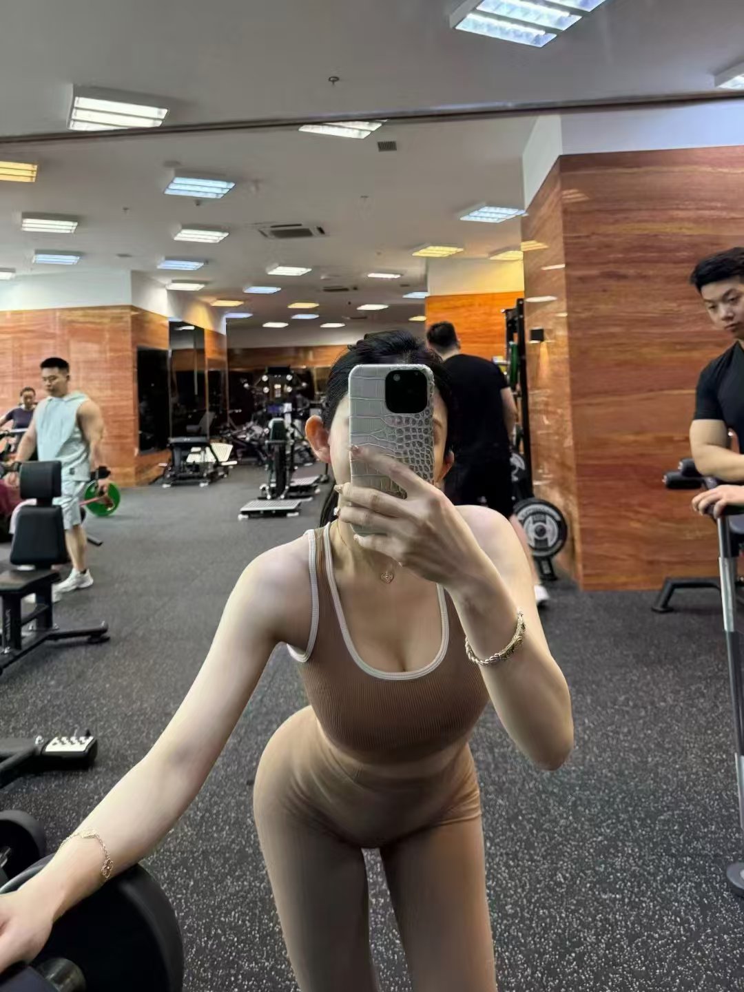 奥园运动系大奶妞红豆