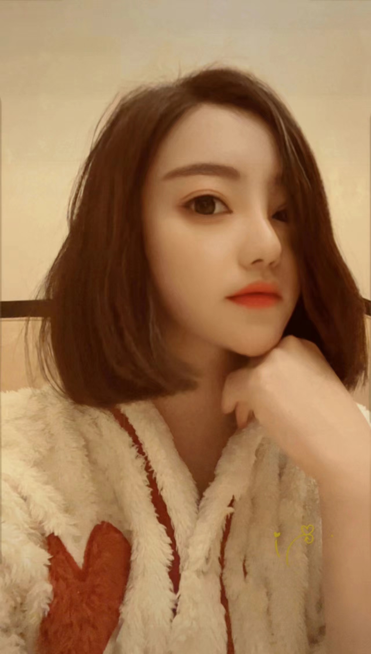 宛城大胸短发妞梅梅